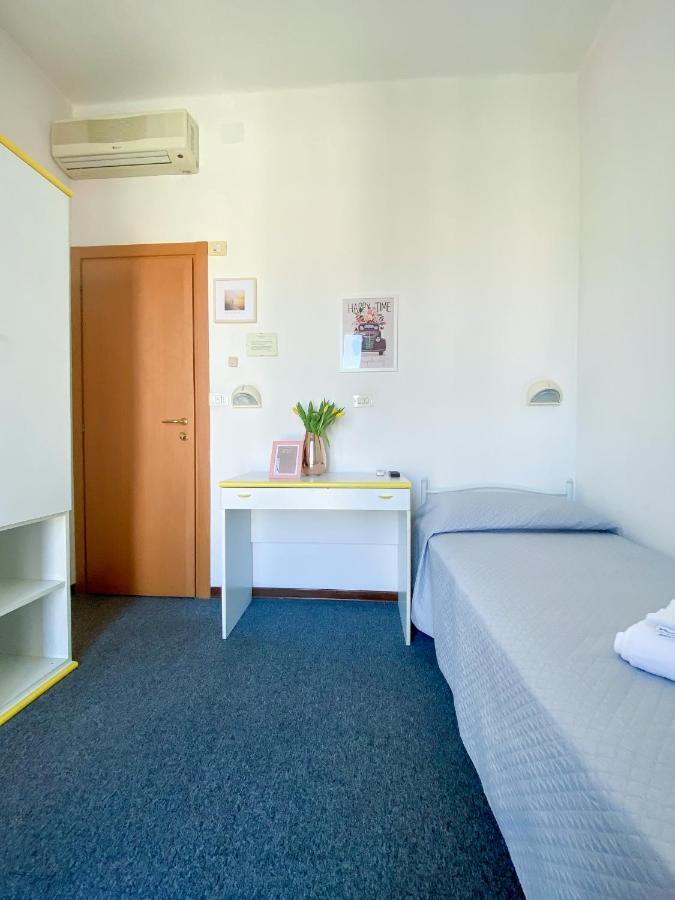 Hotel Berlino Католика Екстериор снимка